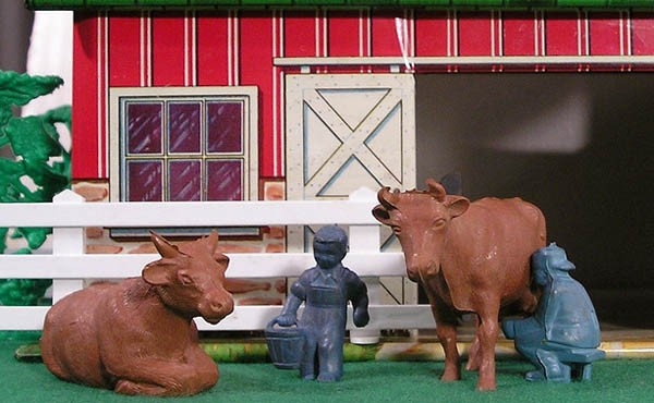 Как и из чего построить коровник?